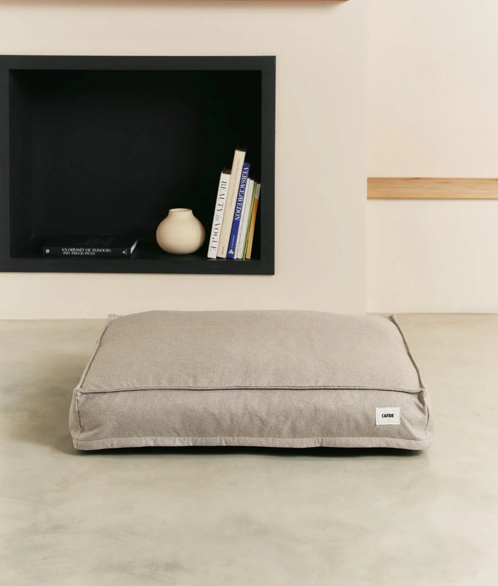 Cafide Cama De Material Reciclado Para Perro Con Tejido Basic Beige. Modelo Cuadra. - Image 4