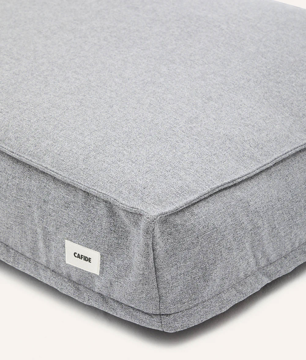 Cafide Cama De Material Reciclado Para Perro Con Tejido Basic Gris. Modelo Cuadra. - Image 2