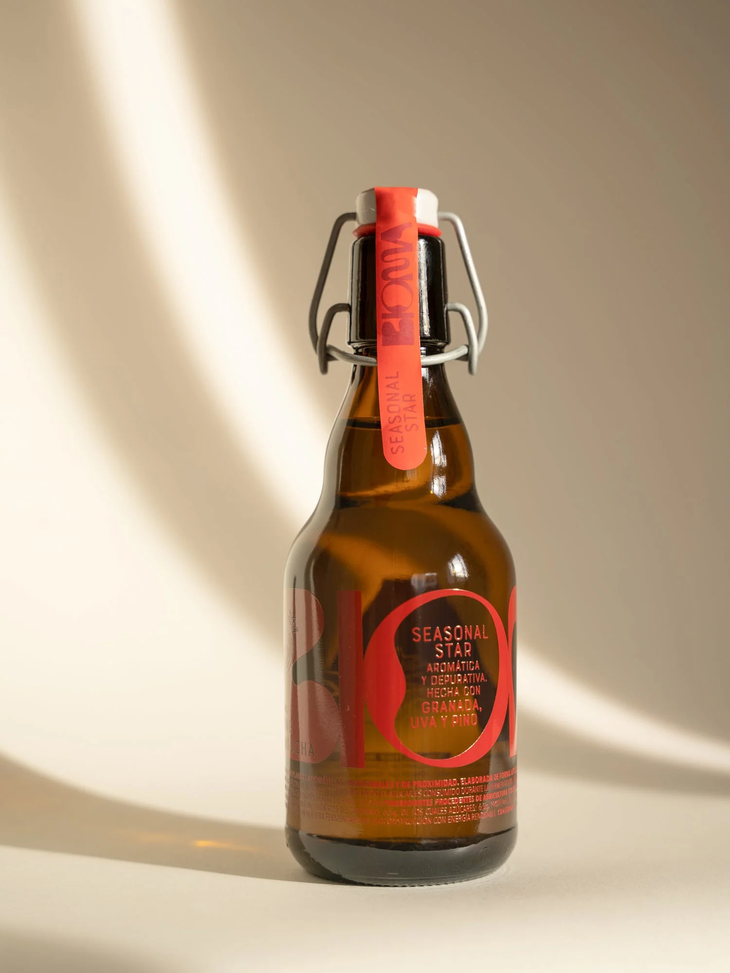 Kombucha Seasonal Star: Granada, Uva Y Pino Pack 6 Botellas 330ml - Image 2