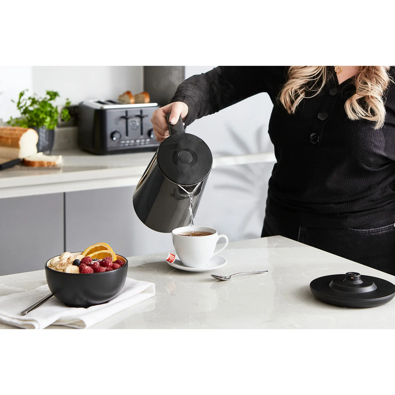 Swan Alexa Hervidor Agua Eléctrico Inteligente Wifi Smart Kettle 1,5l Inalámbrico Control Táctil Led, Sk14650blkneu - Image 4