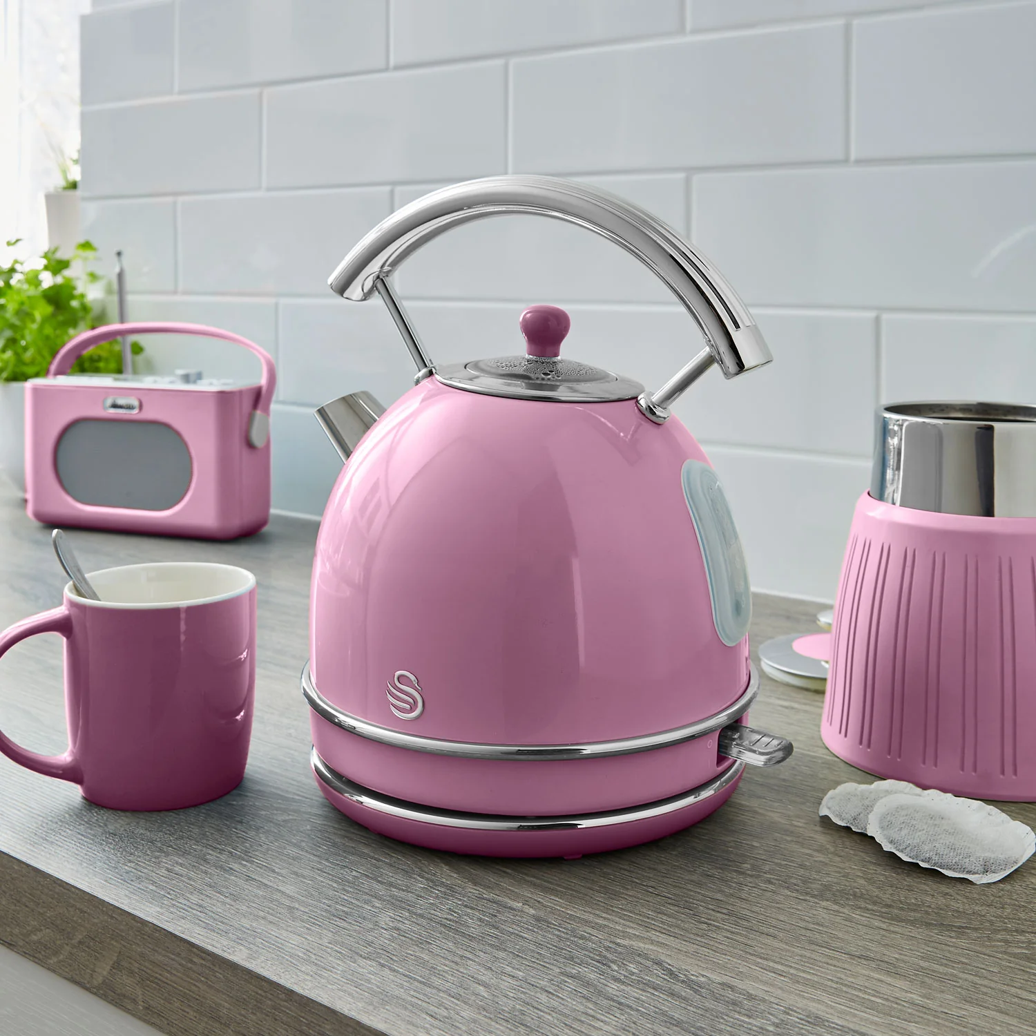 Swan Retro Hervidor Agua Eléctrico, 1,8 L, Resistencia Oculta Acero Inoxidable, Sin Bpa, Inalámbrico, Sk14630pneu, Rosa - Image 3