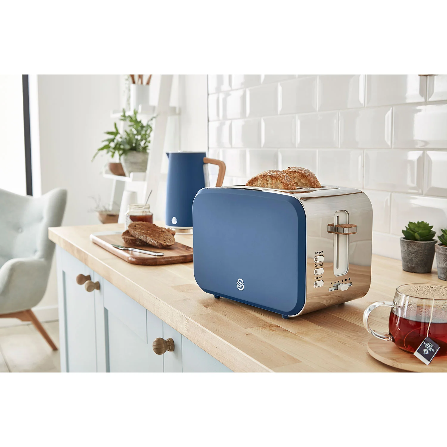 Swan Set Desayuno, Hervidor Agua 1,7 L, Tostadora Ranura Ancha 2 Rebanadas, Diseño Nordic, Stp2090bluneu, Azul 2200w - Image 3