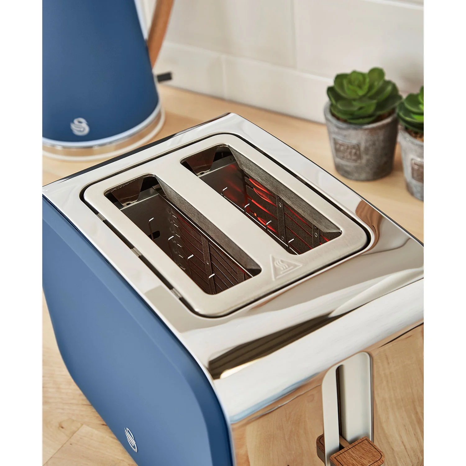 Swan Set Desayuno, Hervidor Agua 1,7 L, Tostadora Ranura Ancha 2 Rebanadas, Diseño Nordic, Stp2090bluneu, Azul 2200w - Image 5